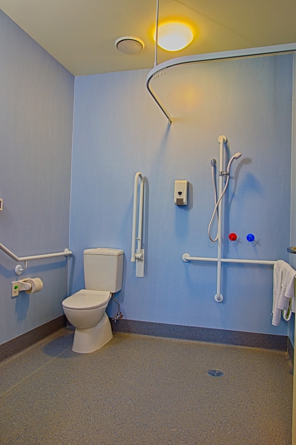 15-c-building-ensuite-facilities-1.jpg